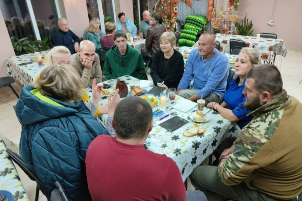 Сімейний вечір було 15 пар