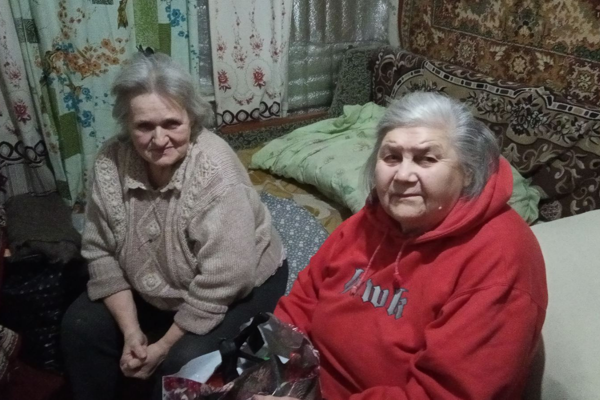 Календарі та кошти вдовам м.Камянське. / Calendars and funds for widows in Kamianske.