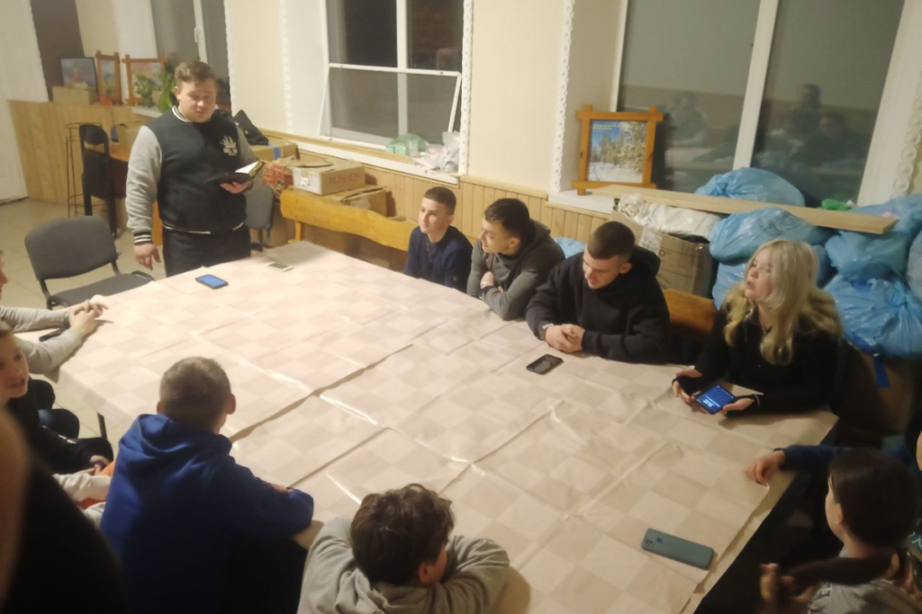 Bible lesson with the youth / Біблійний урок з молоддю