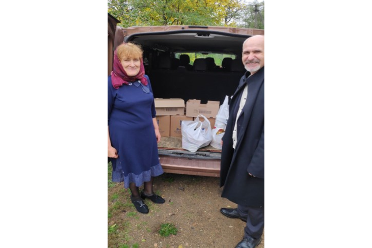 Гуманітарна допомога вдома у стареньких членів церкви / Humanitarian aid at the home of elderly church members