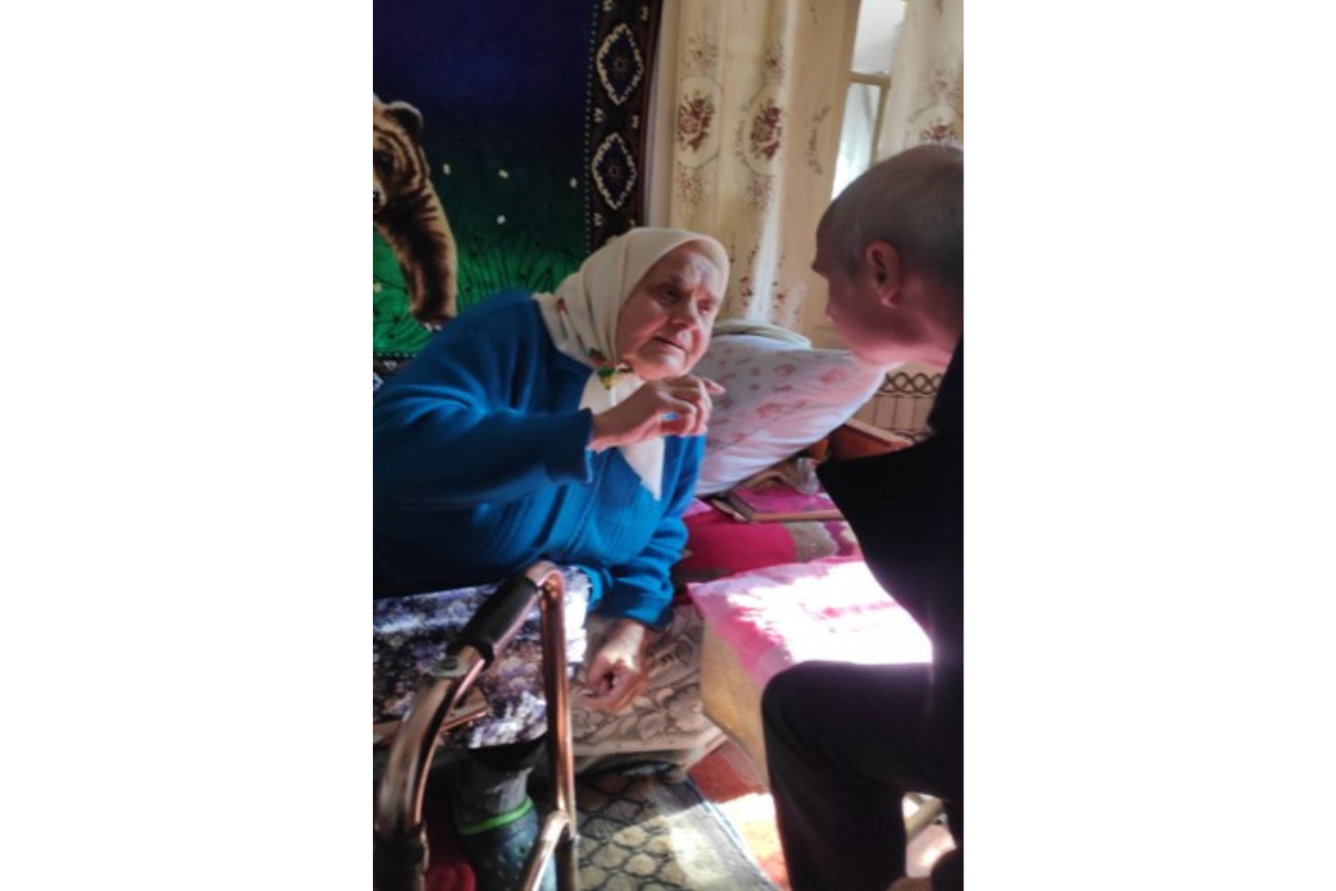 Гуманітарна допомога вдома у стареньких членів церкви / Humanitarian aid at the home of elderly church members